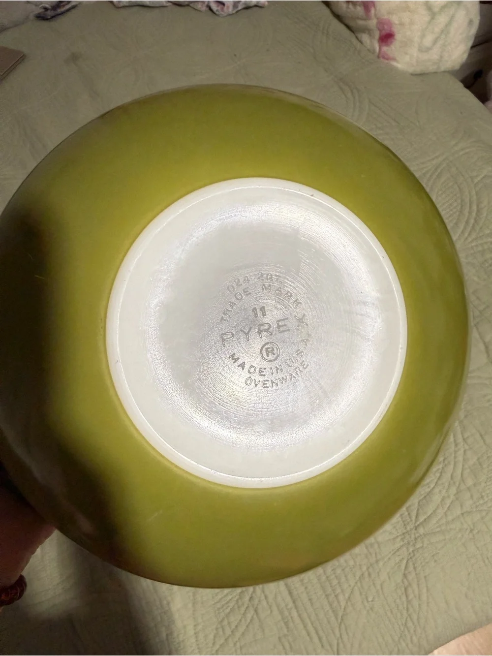 Vintage Green Ceramic Serving Bowl PYREX 2qt